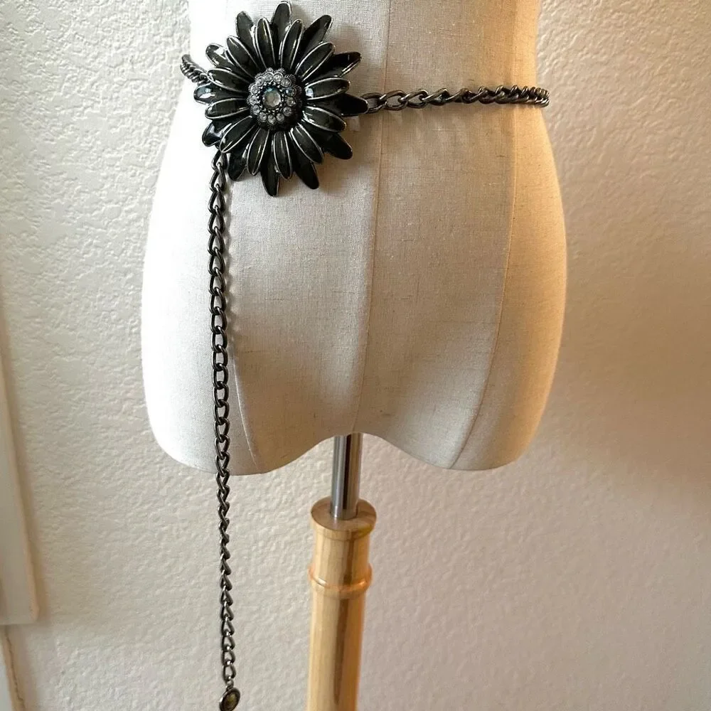 Flower rhinestone chain belt